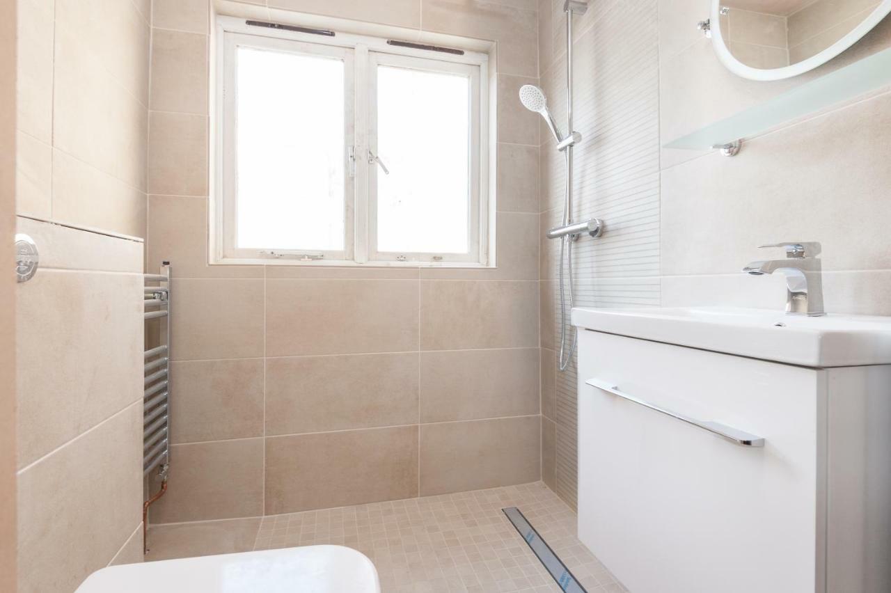 Sea Breeze Cottage With Parking By Myholidaylet Brighton Екстериор снимка